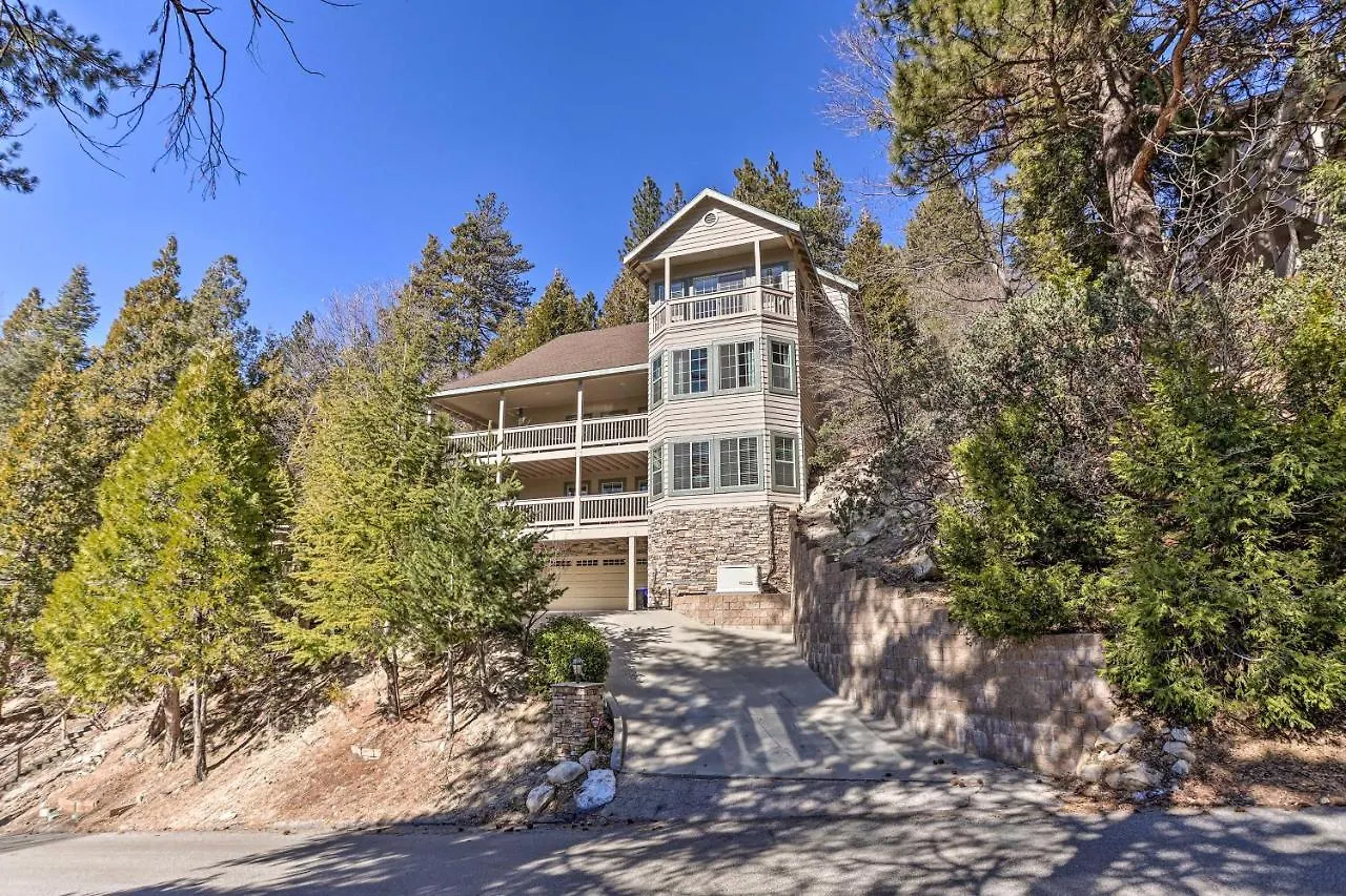 Huge Arrowhead With 3 Decks And Grill! Holiday home Lake Arrowhead