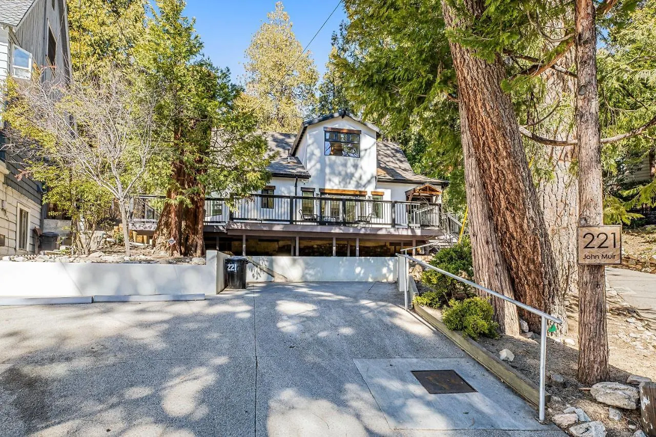 Paradise In The Palisades * Lake Arrowhead