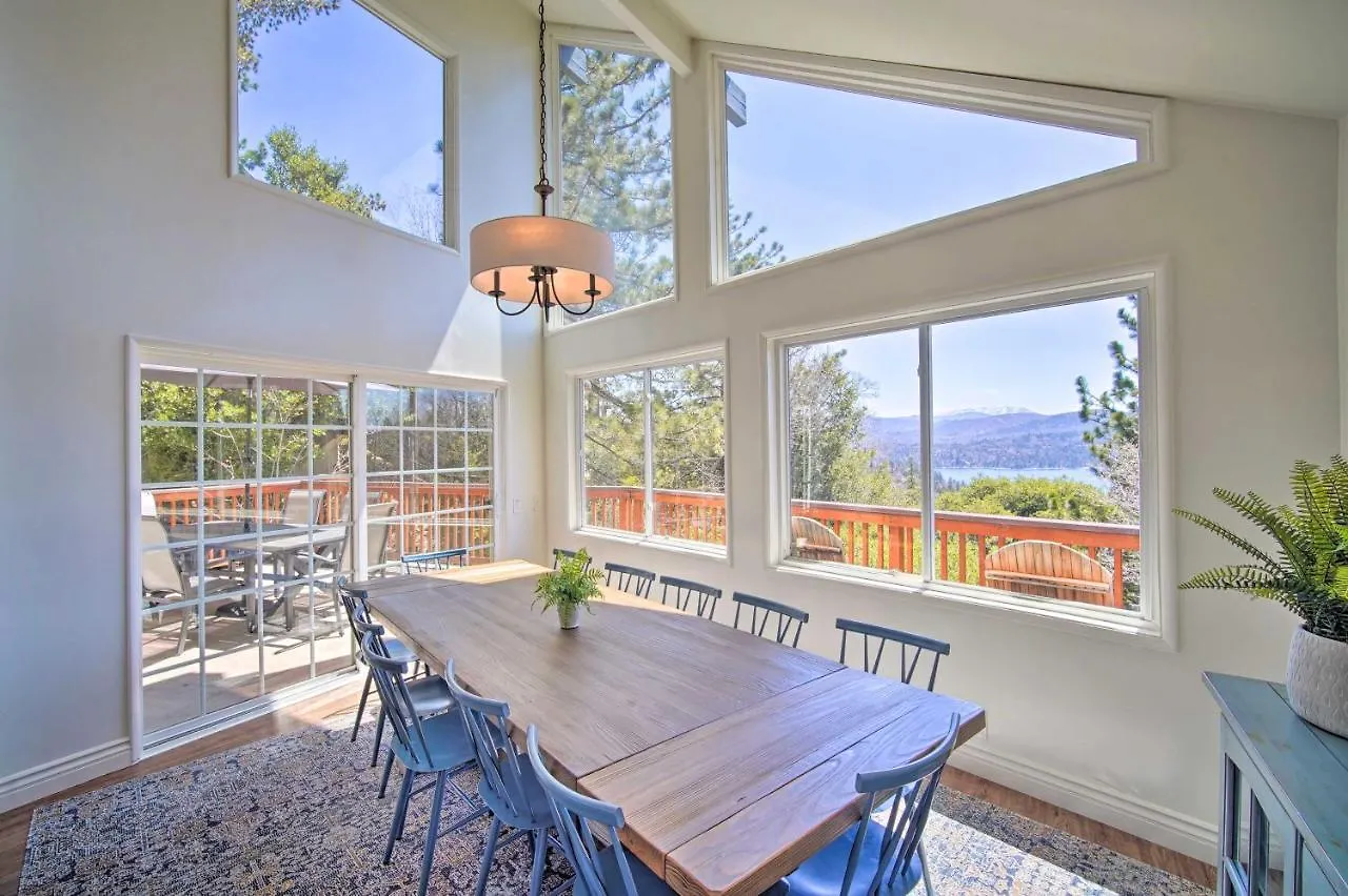 Stunning Arrowhead Decks And Hot Tub Holiday home