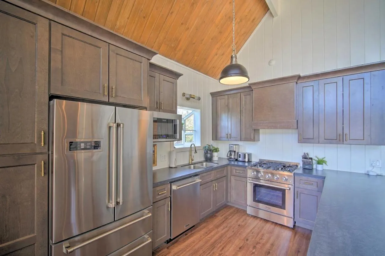 Stunning Arrowhead Decks And Hot Tub Holiday home Lake Arrowhead