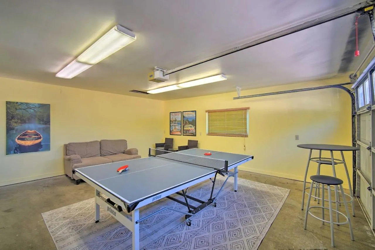 Stunning Arrowhead Decks And Hot Tub *