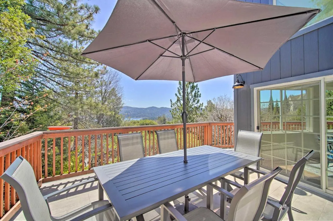 Holiday home Stunning Arrowhead Decks And Hot Tub *