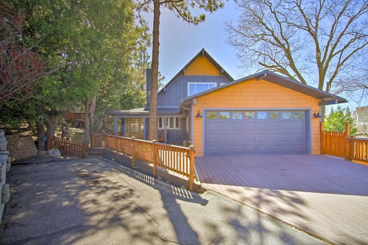 Holiday home Stunning Arrowhead Decks And Hot Tub Lake Arrowhead