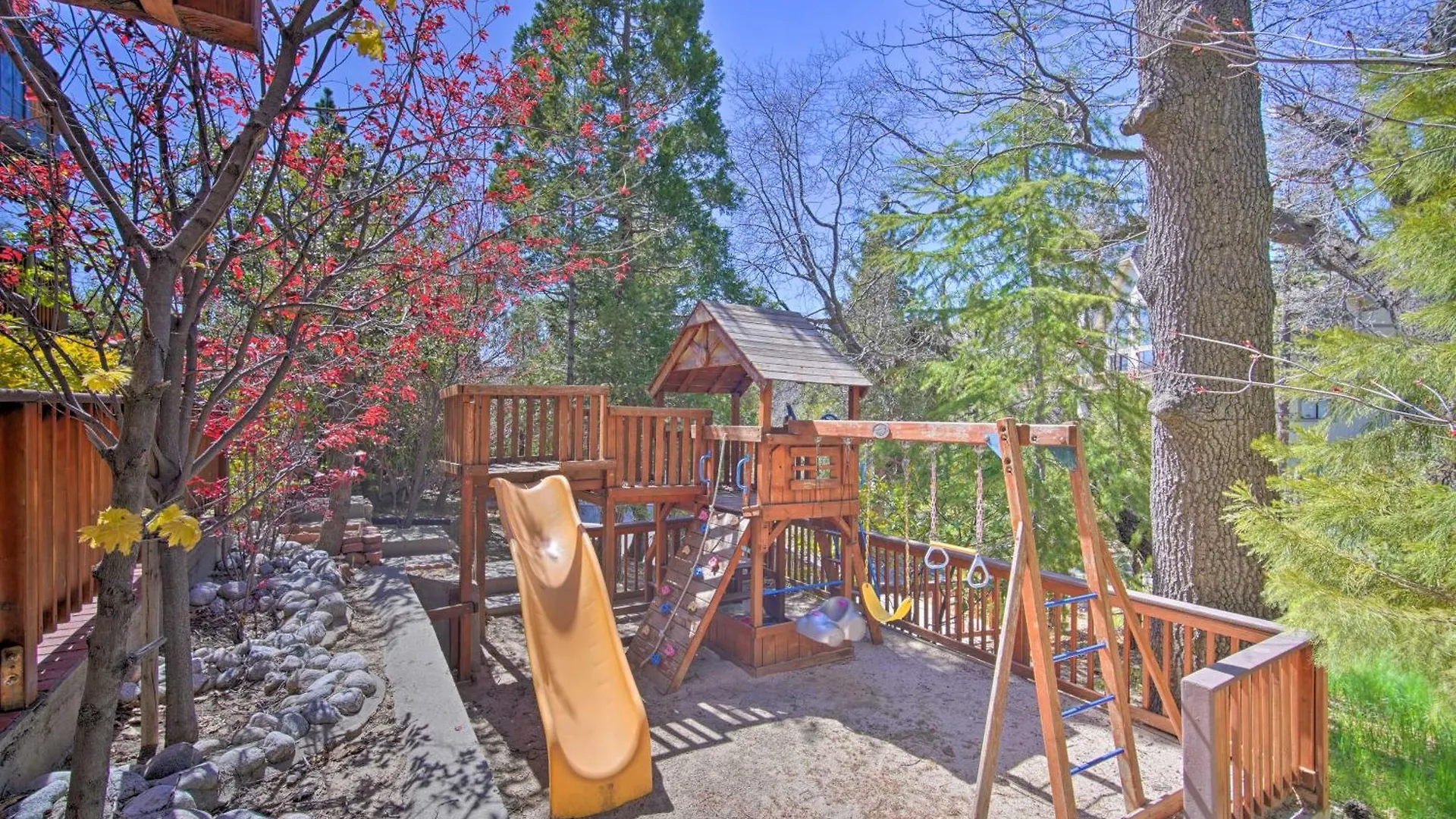Stunning Arrowhead Decks And Hot Tub Holiday home *