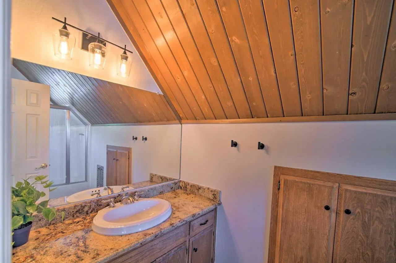 Stunning Arrowhead Decks And Hot Tub Holiday home