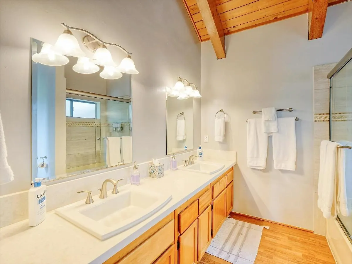 Kid's Paradise! Ball Pit 2 Lofts Lakeview 5 Bd, 3ba Lake Arrowhead