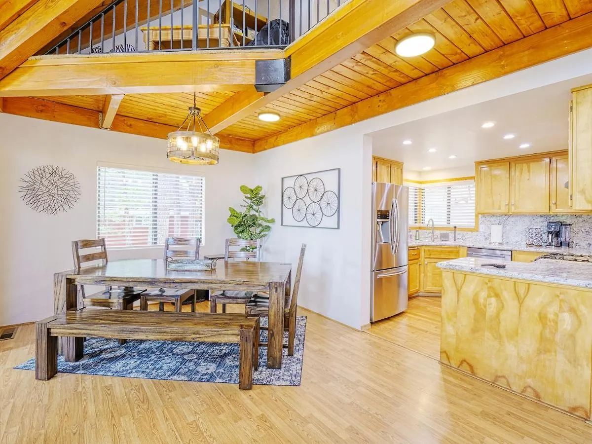 Kid's Paradise! Ball Pit 2 Lofts Lakeview 5 Bd, 3ba *