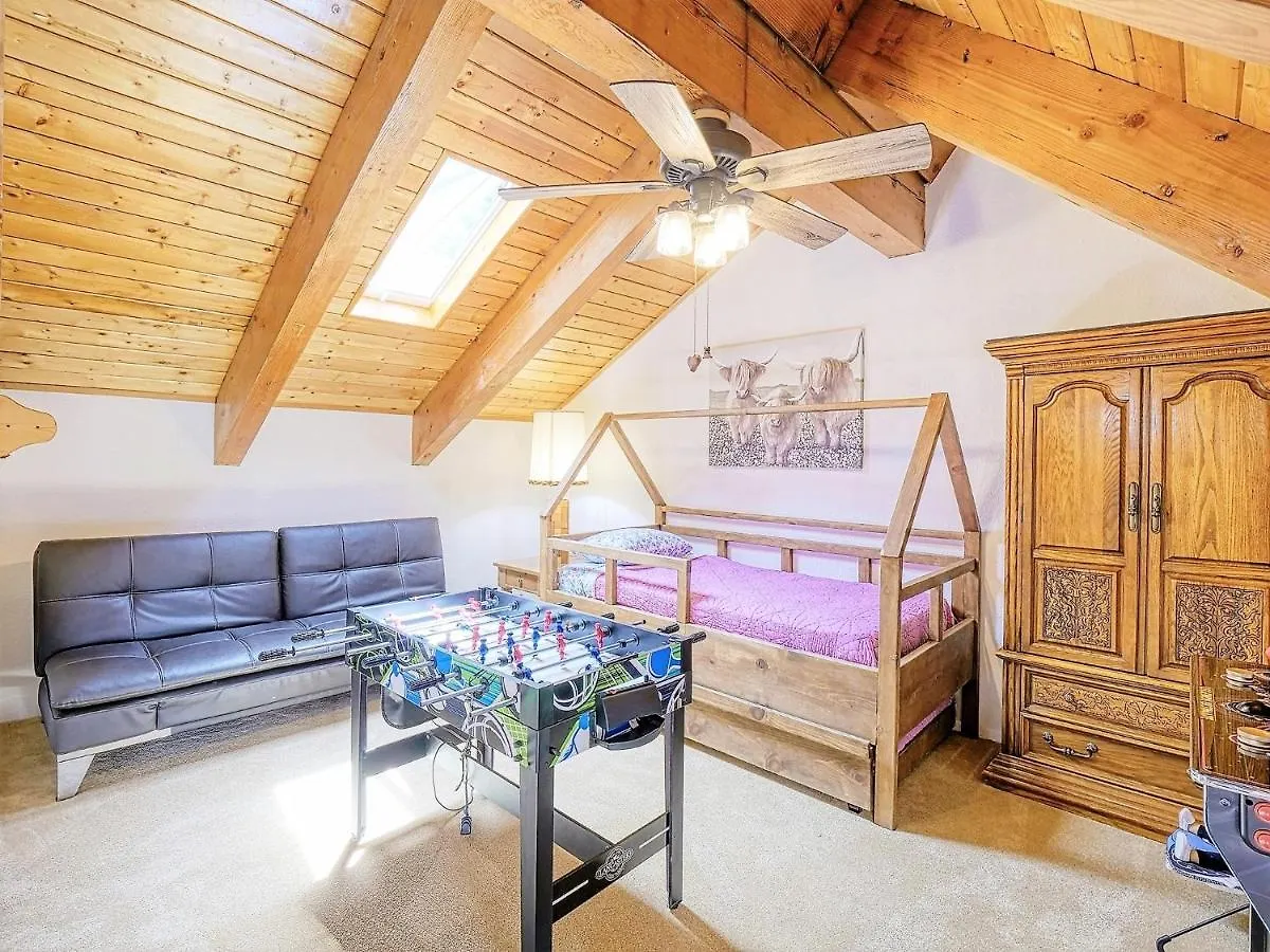 Kid's Paradise! Ball Pit 2 Lofts Lakeview 5 Bd, 3ba Holiday home *
