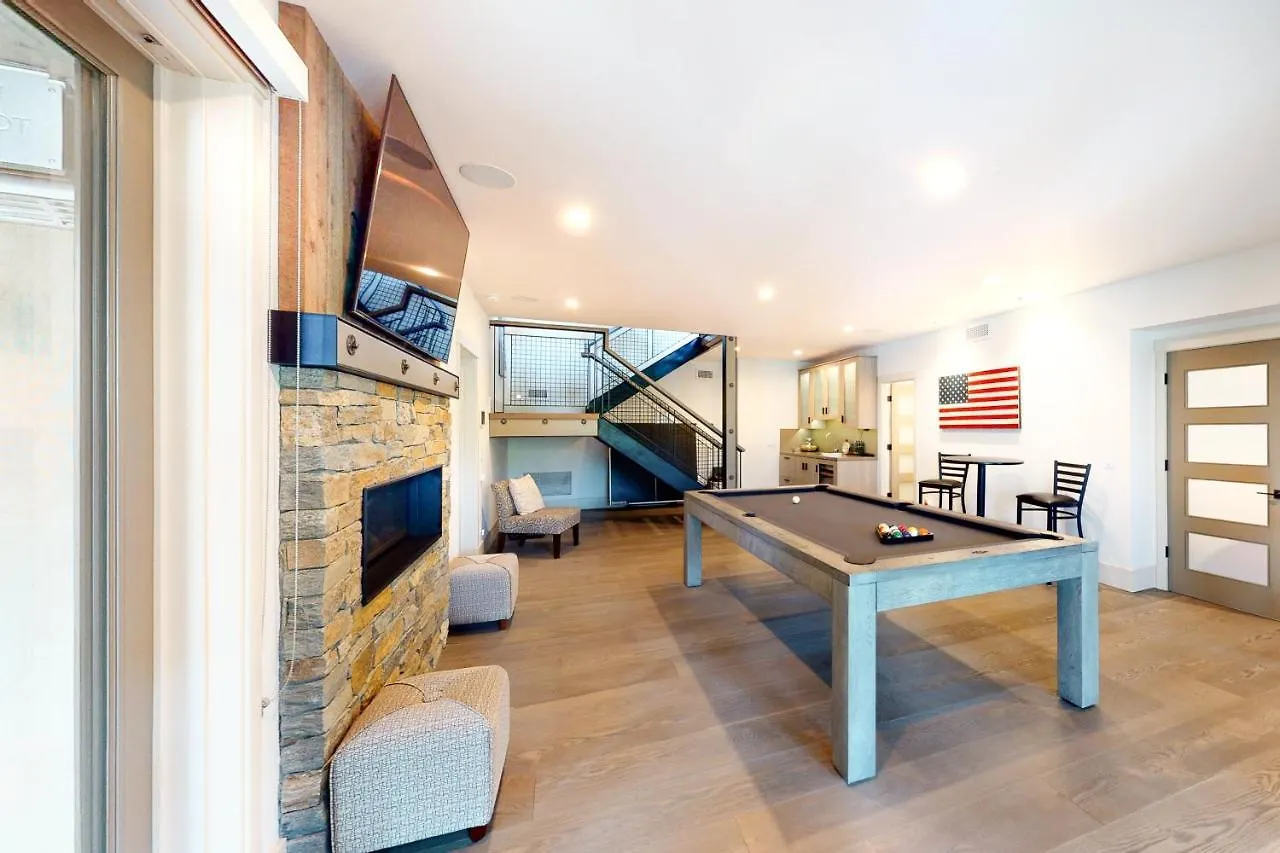 Luxury Lakefront Retreat Holiday home *