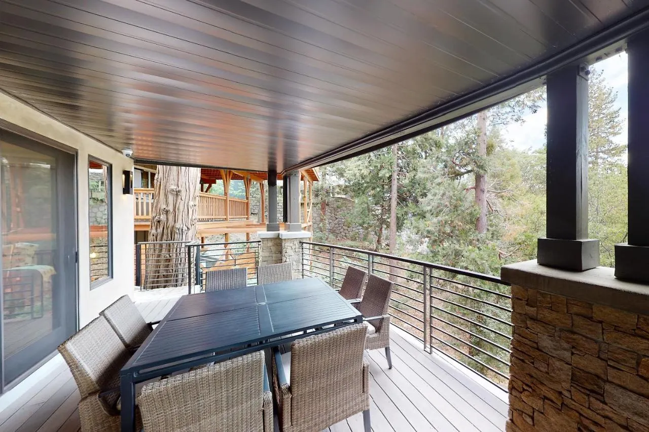 Luxury Lakefront Retreat * Lake Arrowhead