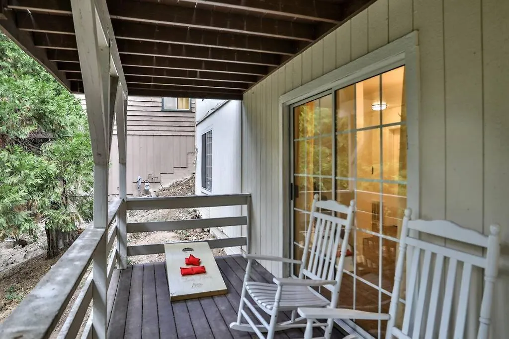 House - Arrowhead Chalet