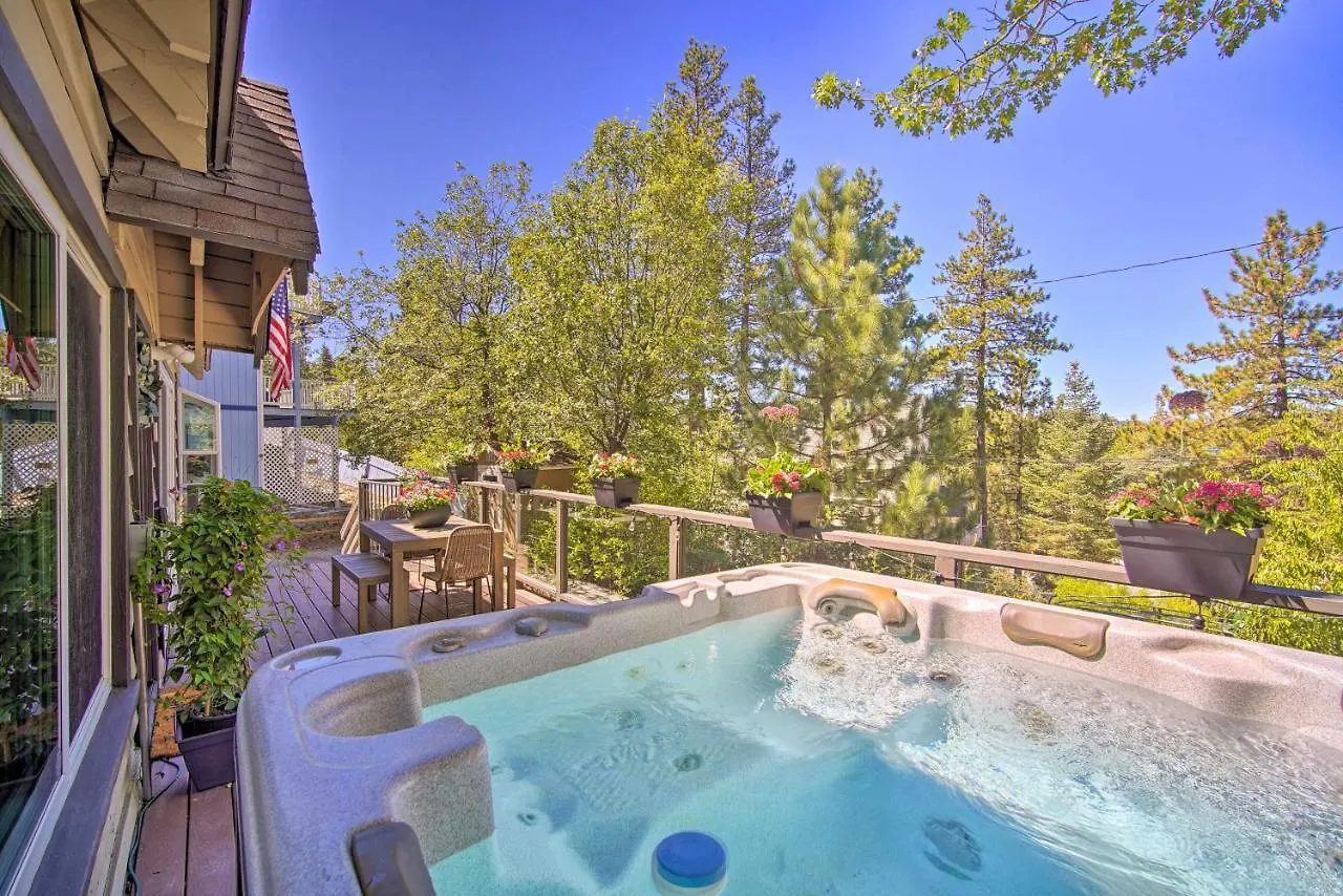 Holiday home Chic House With Furnished Deck And Hot Tub! Lake Arrowhead