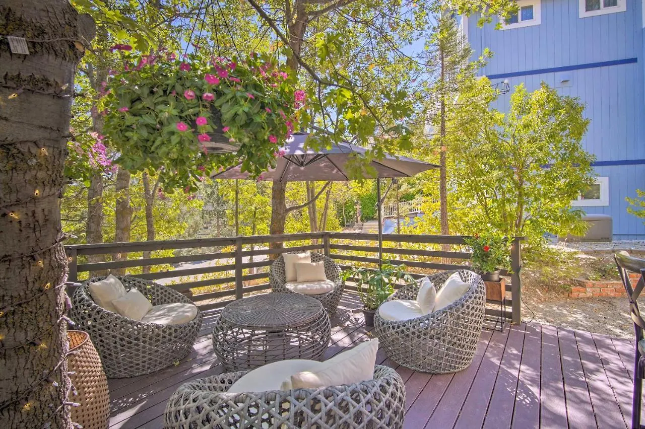 Chic House With Furnished Deck And Hot Tub! Holiday home
