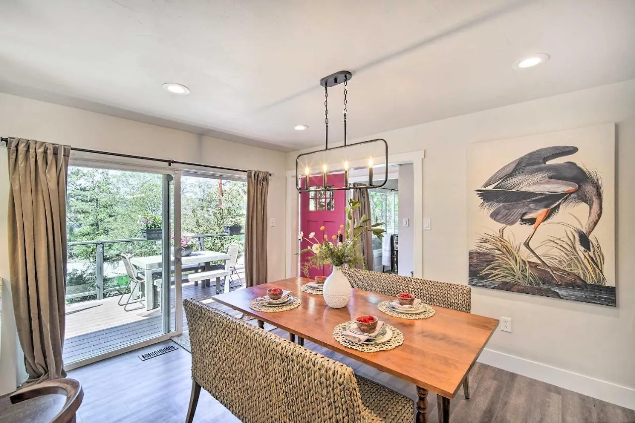 Holiday home Chic House With Furnished Deck And Hot Tub! Lake Arrowhead