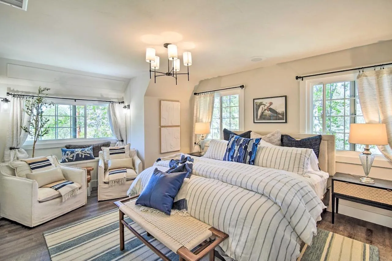 Chic House With Furnished Deck And Hot Tub! *