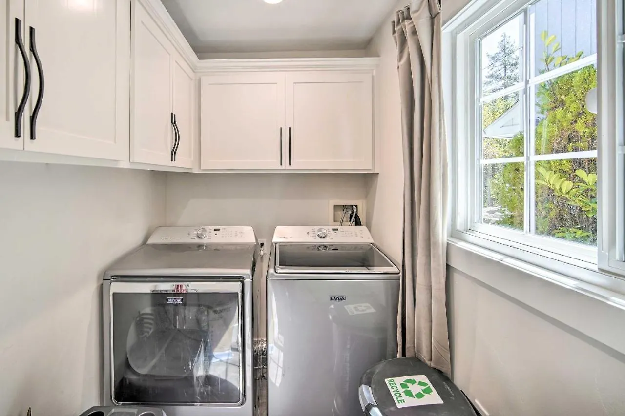 Holiday home Chic House With Furnished Deck And Hot Tub! Lake Arrowhead