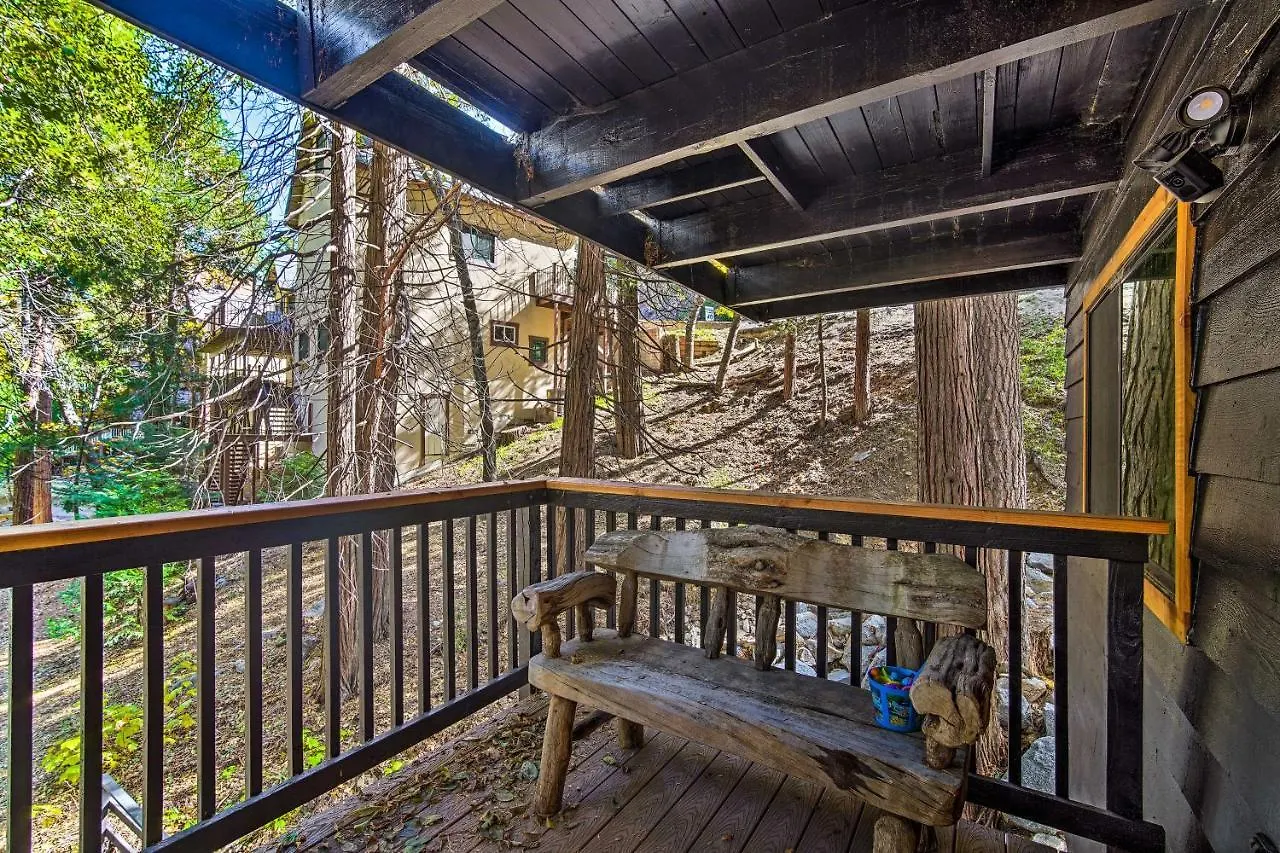Pet-friendly Retreat With Game And Fire Pit! Lake Arrowhead