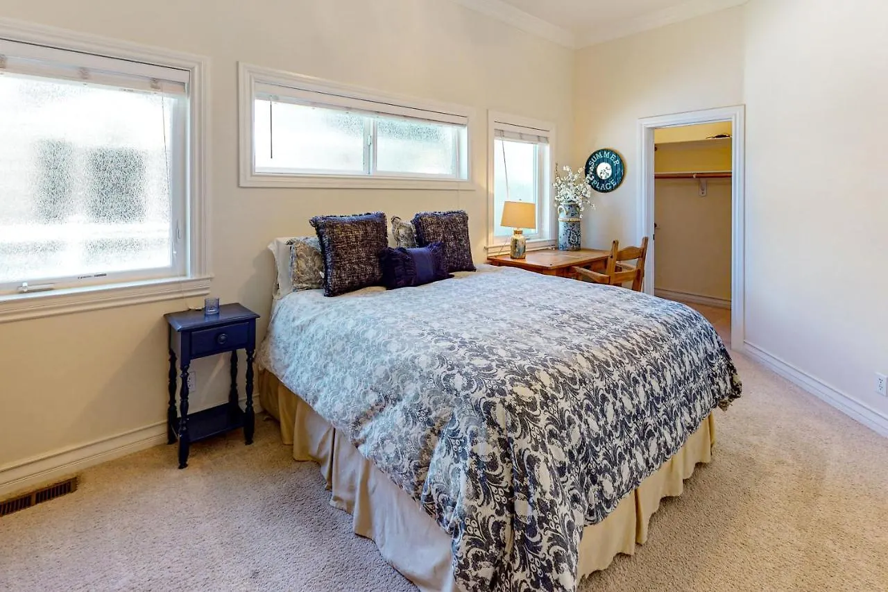Bayfront Beauty - Main Holiday home *