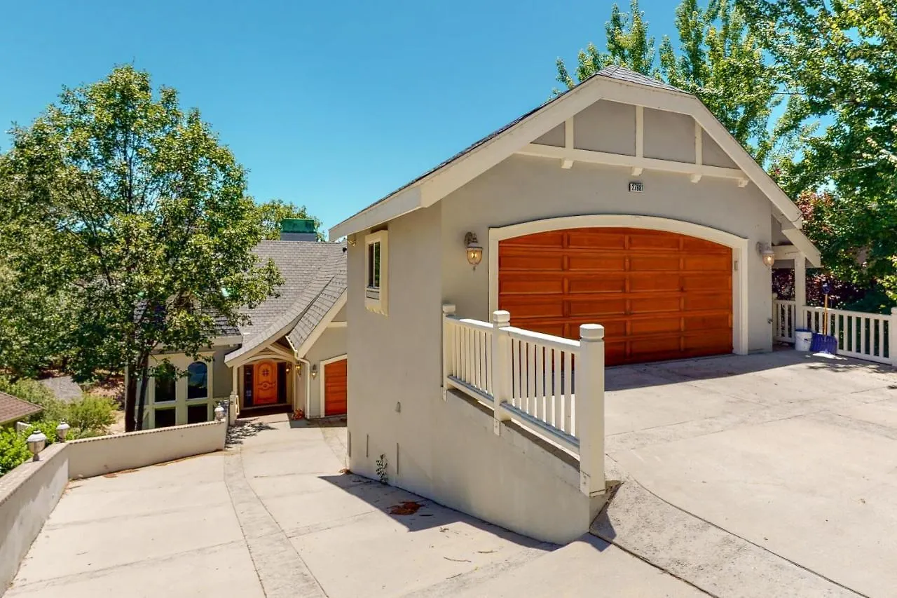 Bayfront Beauty - Main Lake Arrowhead