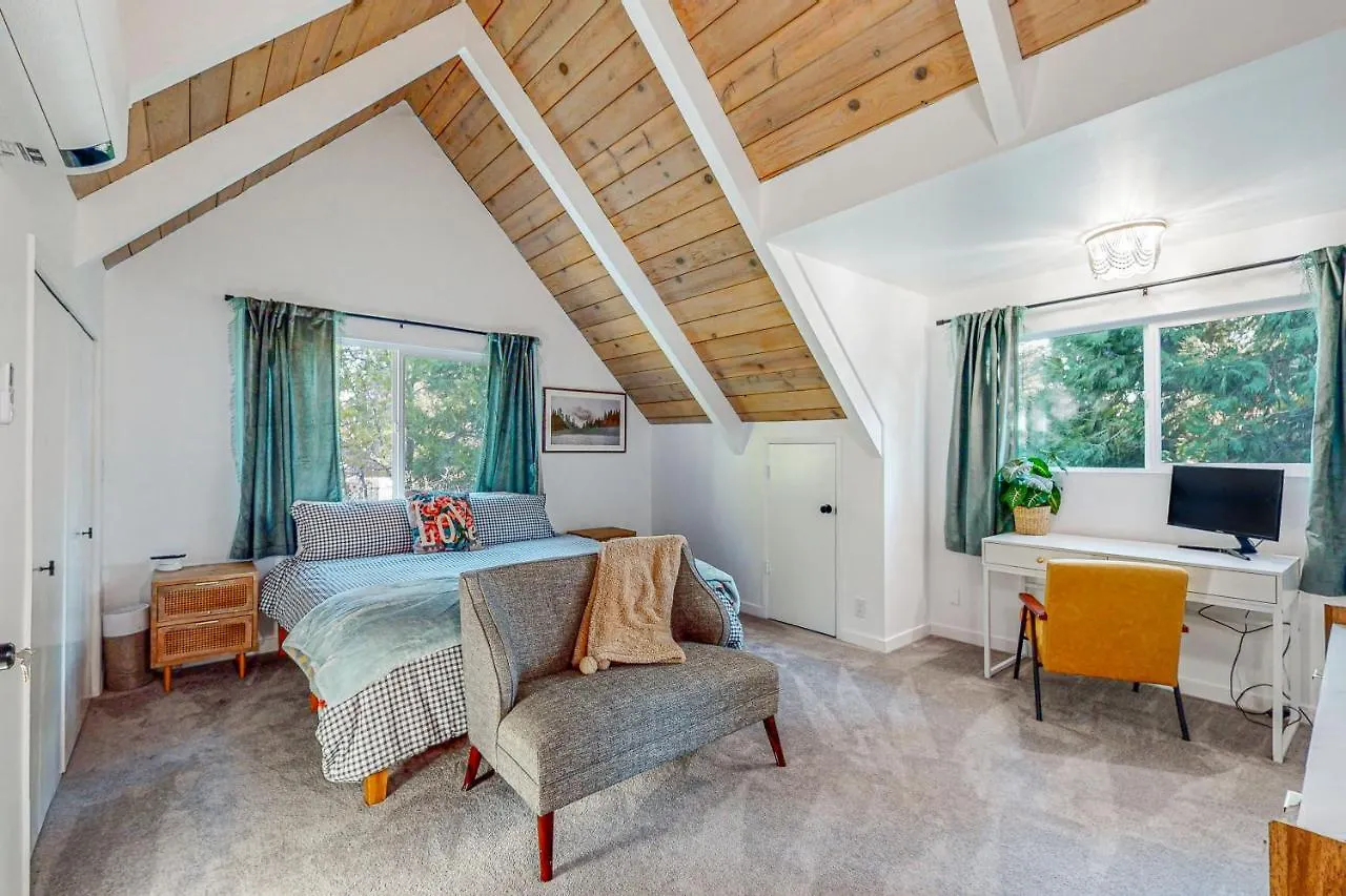 Saint Bernard Beauty Holiday home Lake Arrowhead