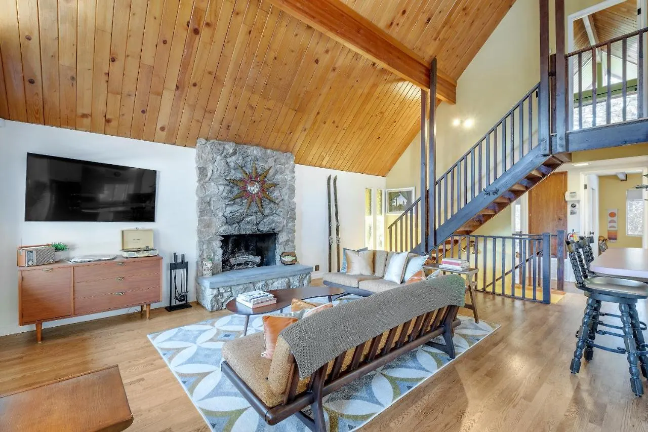 The Mod - Arrowhead Apartment *