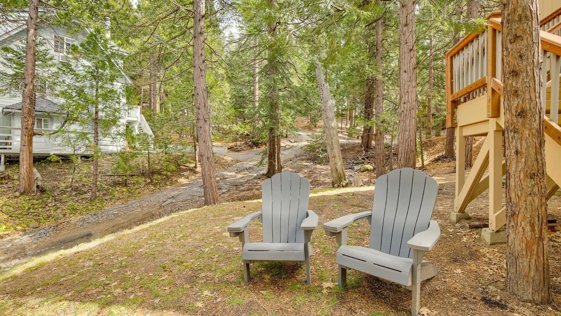 Holiday home Woodsy Arrowhead With Fire Pit Table