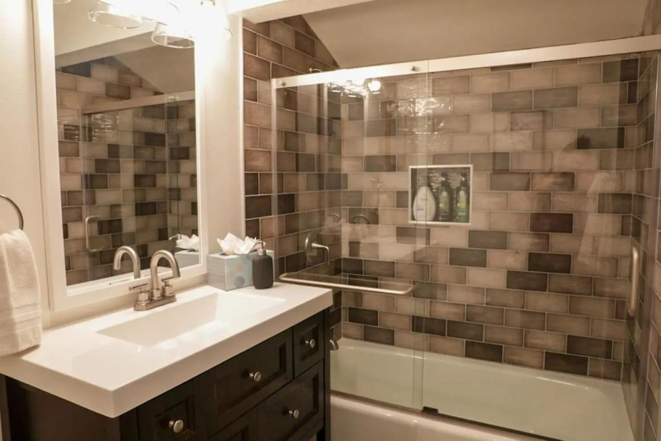 Arrowhead - Redesigned! Hot Tub ~ Walk To ~ Dog Friendly Lake Arrowhead