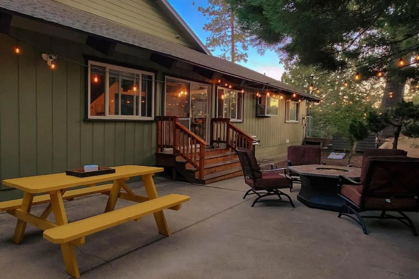 Arrowhead - Redesigned! Hot Tub ~ Walk To ~ Dog Friendly *