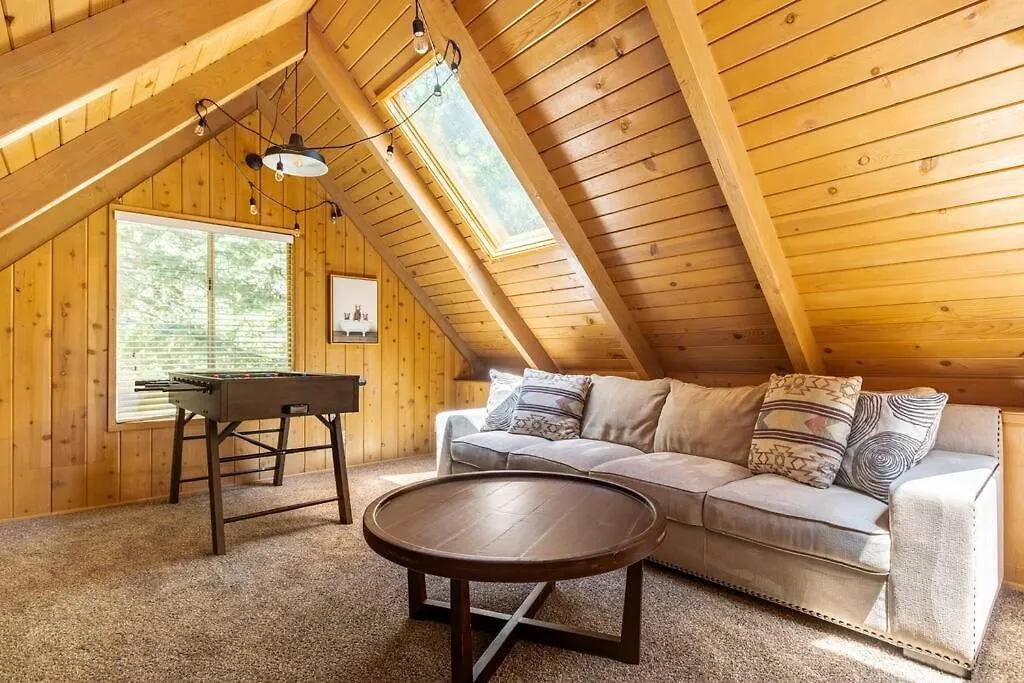 Holiday home Family Arrowhead Sleeps 12 And Gameroom