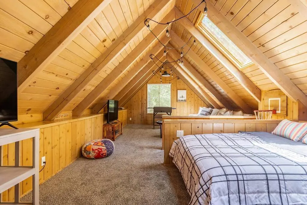 Family Arrowhead Sleeps 12 And Gameroom Holiday home Lake Arrowhead