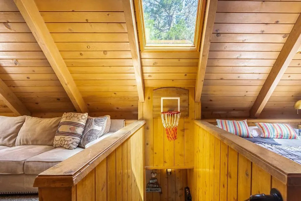 Family Arrowhead Sleeps 12 And Gameroom Lake Arrowhead