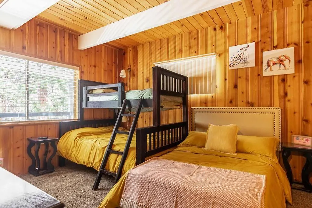 Holiday home Family Arrowhead Sleeps 12 And Gameroom Lake Arrowhead