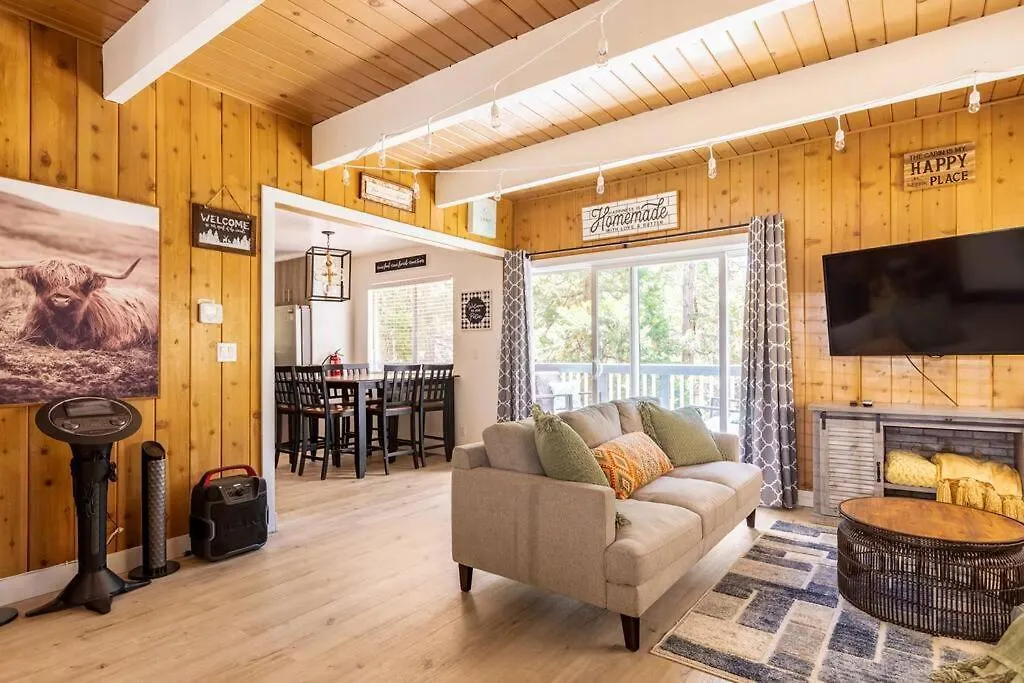 Holiday home Family Arrowhead Sleeps 12 And Gameroom Lake Arrowhead
