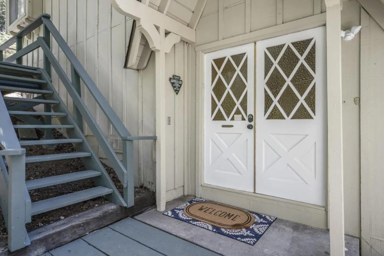 Luxe Mountain Retreat Village Close Game Ac Backs Up To Trails Lake Arrowhead