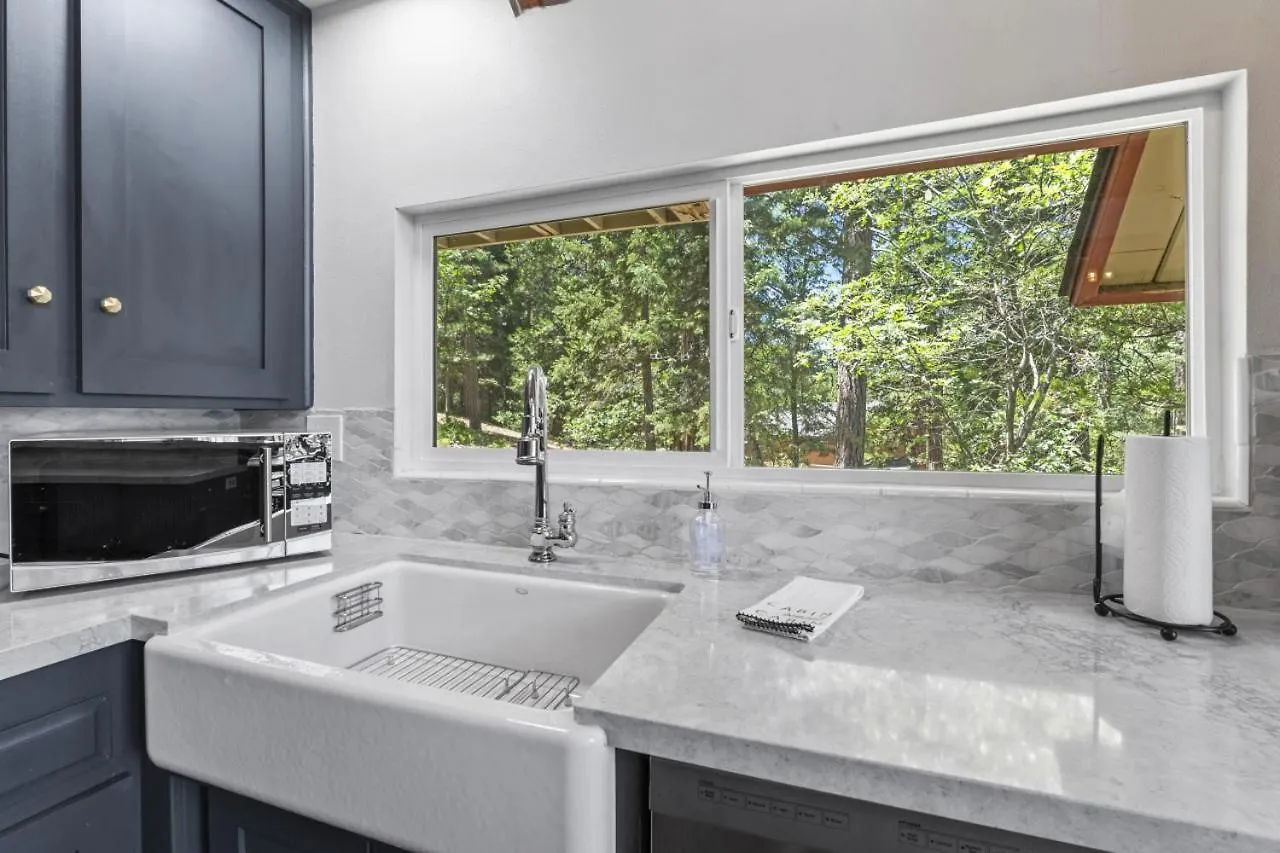 Luxe Mountain Retreat Village Close Game Ac Backs Up To Trails *