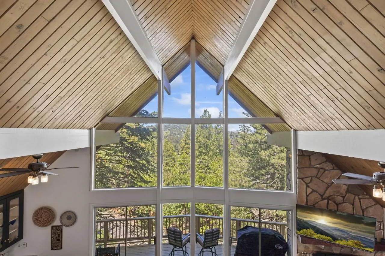 Luxe Mountain Retreat Village Close Game Ac Backs Up To Trails Lake Arrowhead