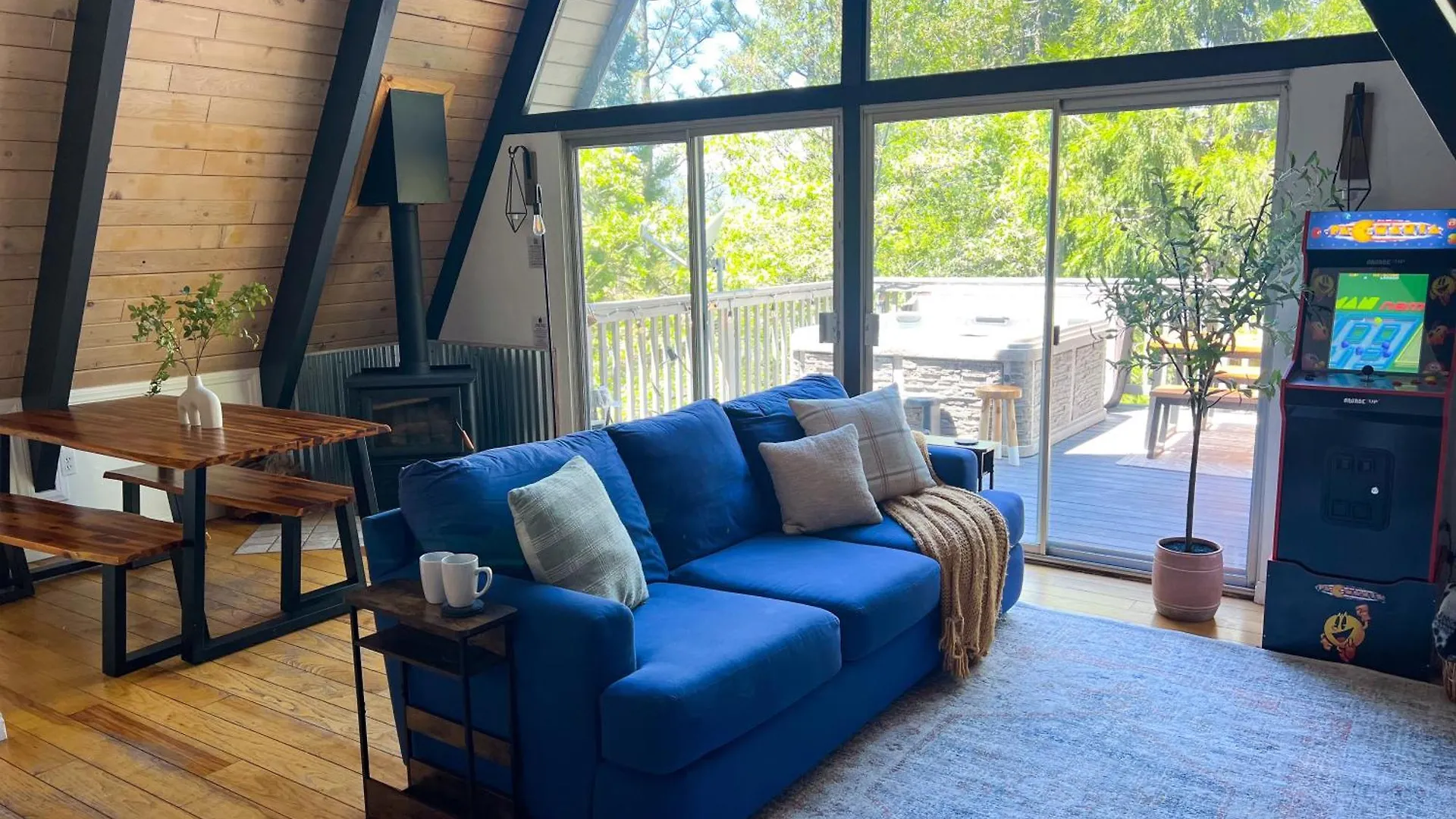 Arrowhead Cabin-hot Tub-family Friendly-arcade-fire Pit
