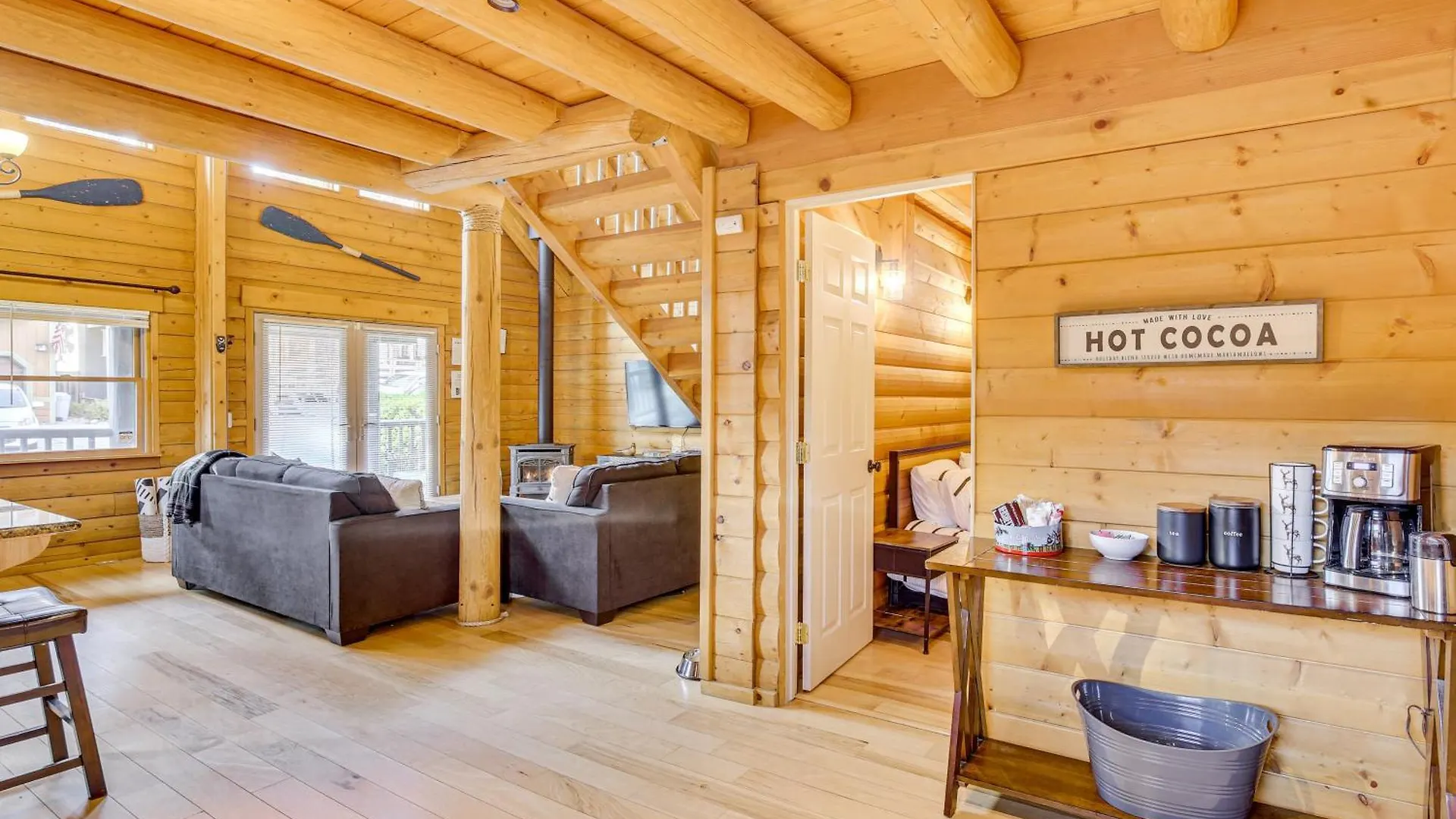 2 Mi To Arrowhead Village Pet-friendly