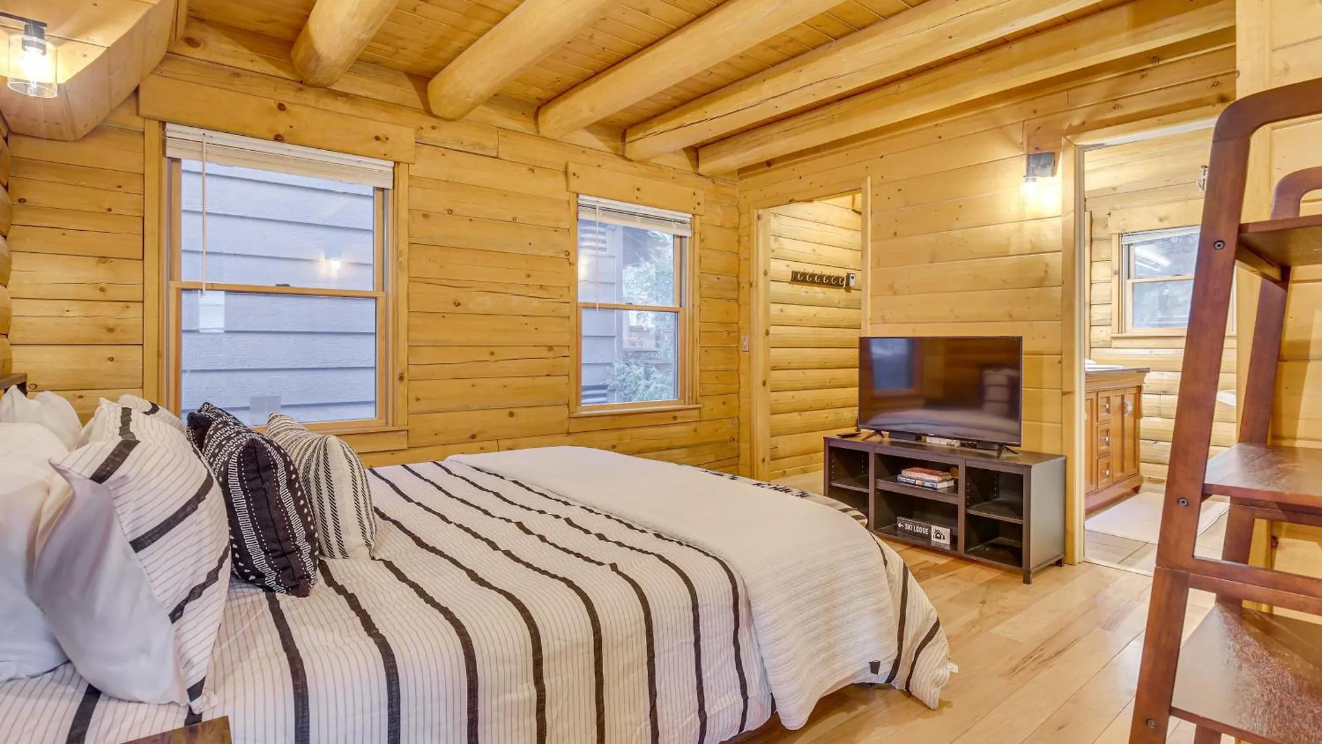 2 Mi To Arrowhead Village Pet-friendly *