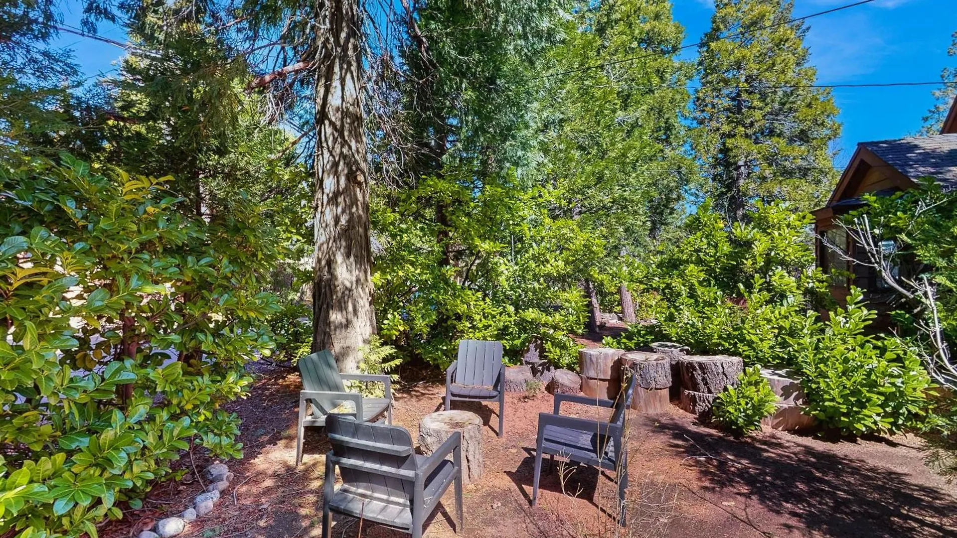 La * Lake Arrowhead