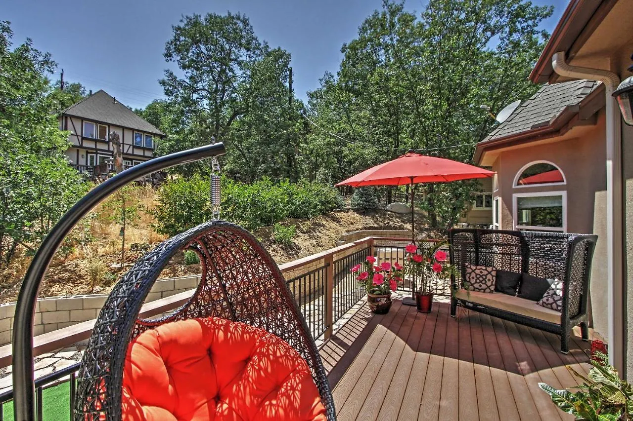 Holiday home Roomy With Deck, 5 Mi To Arrowhead Village