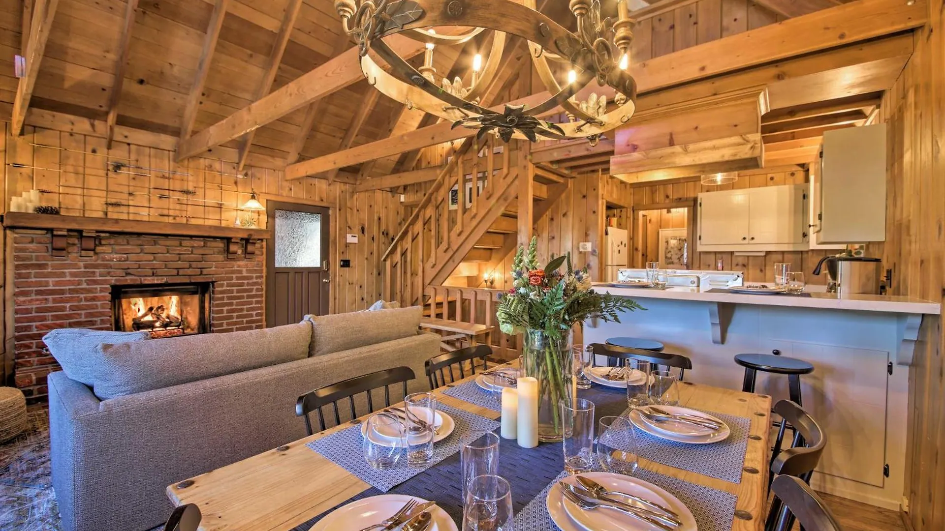 Chic Arrowhead Cabin With Deck 2 Mi To Village Lake Arrowhead