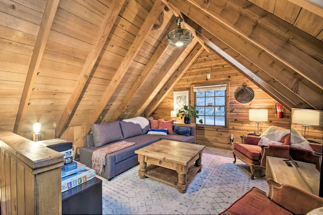 Chic Arrowhead Cabin With Deck 2 Mi To Village