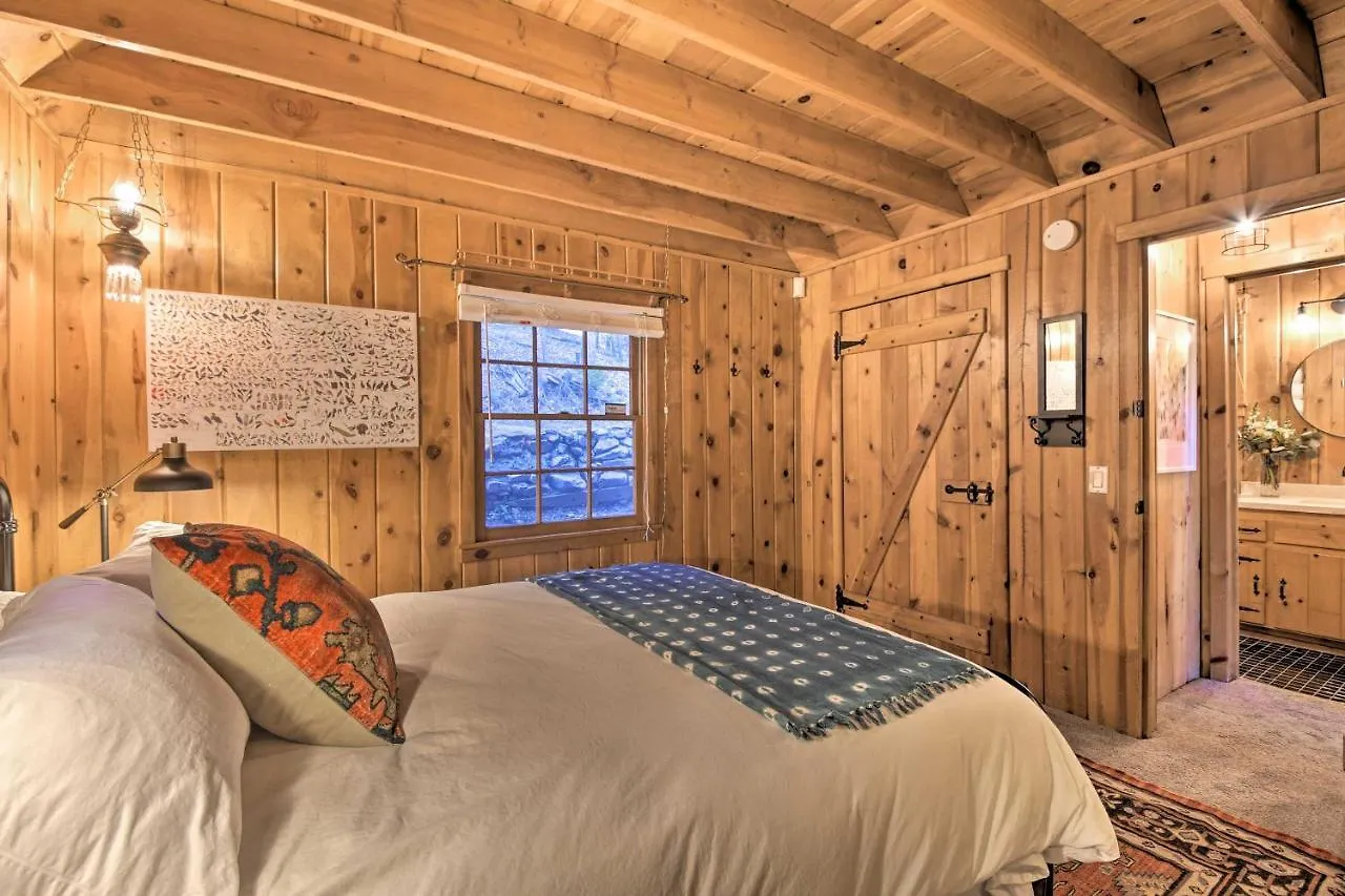 Chic Arrowhead Cabin With Deck 2 Mi To Village Lake Arrowhead