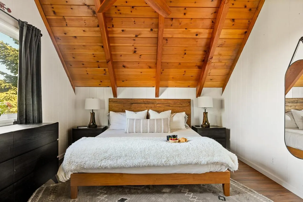 Romantic & Family Friendly In The Woods Dağ evi